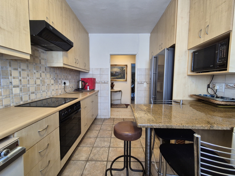 3 Bedroom Property for Sale in Wynberg Upper Western Cape
